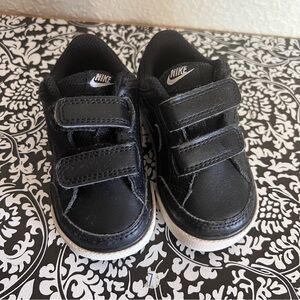 Nike Kids Black Velcro Sneakers